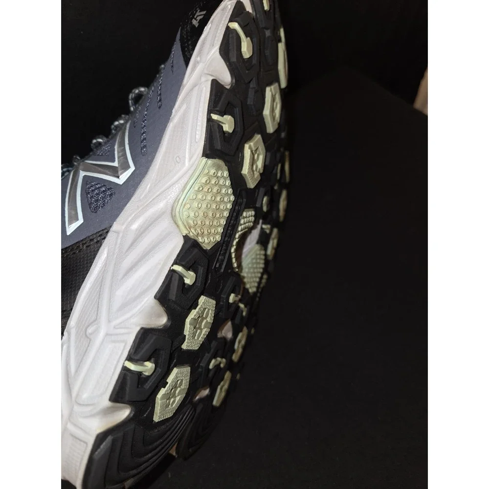 New Balance Lonoke‎ All Terrain Womens 9.5